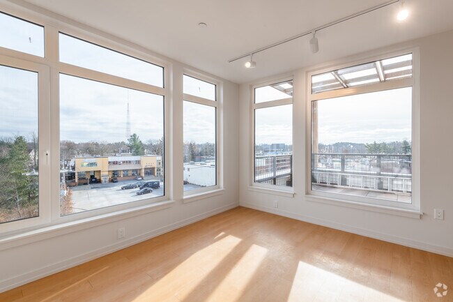 2BR, 2BA - 1,085 SQ FT