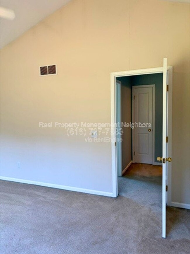 Photo - 1636 Northbend Dr NE