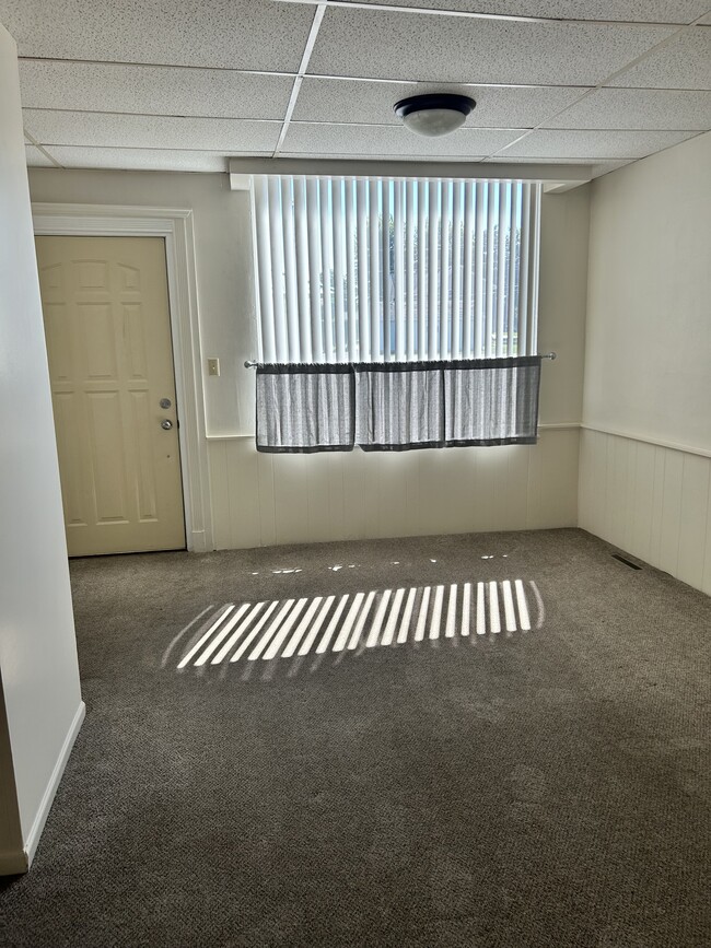 Building Photo - 108 S Main St Unit aptA