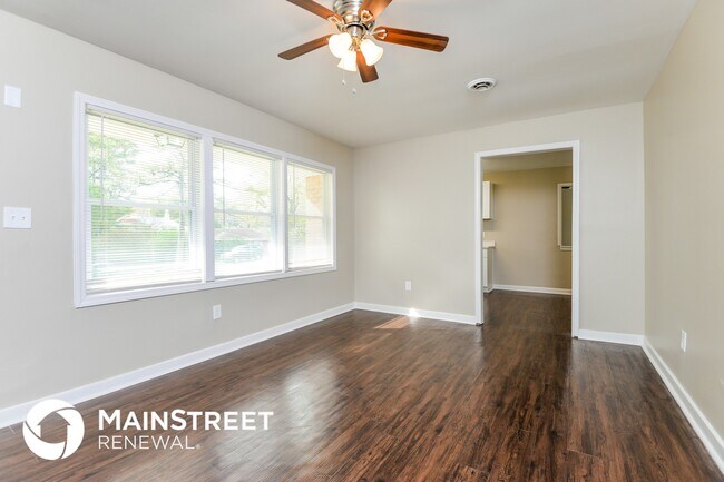 Photo - 1281 Hiawatha Dr NE