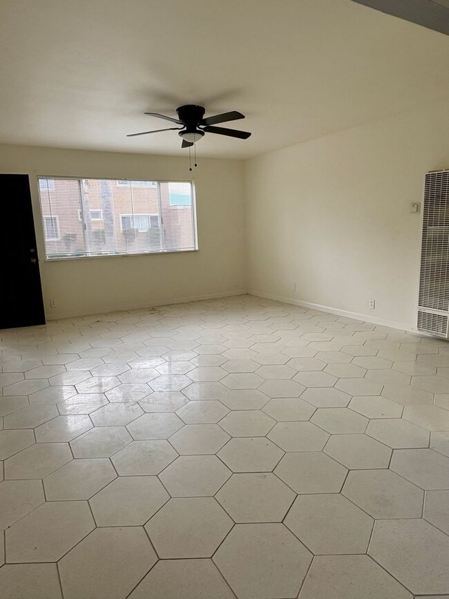 Photo - 1951 N Ventura Rd Unit B