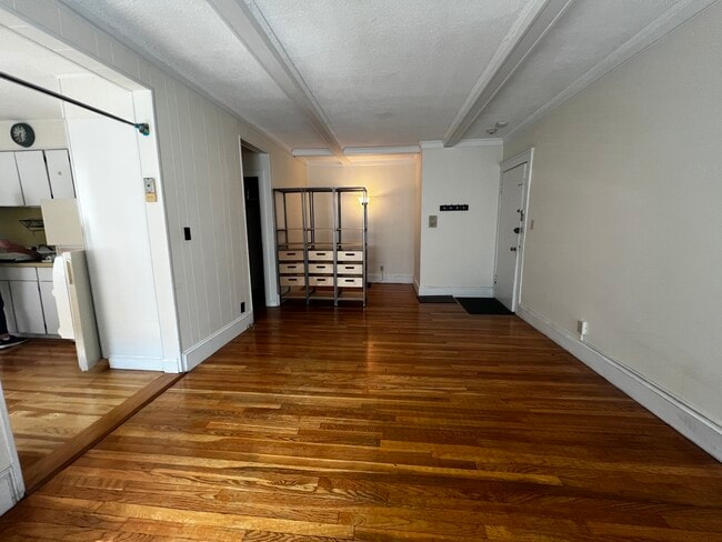 Photo - 124 Sutherland Rd Unit 1