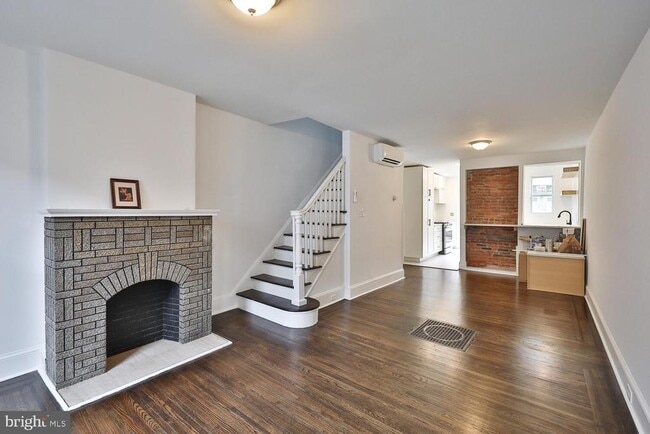 Photo - 1308 E Oxford St