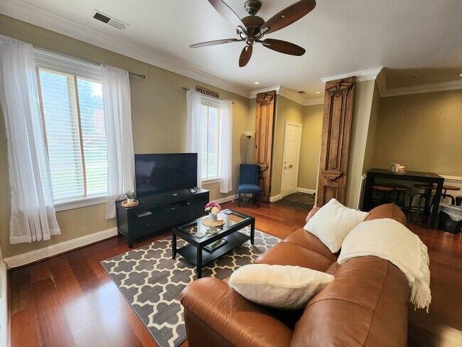 Photo - 8 Andrew Pl Unit 8