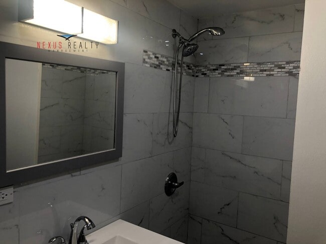 Photo - 225-01 59th Ave