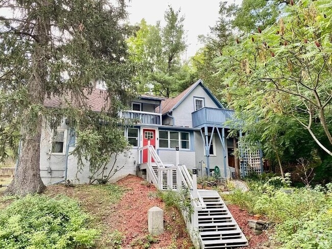 Building Photo - 308 Coddington Rd Rental