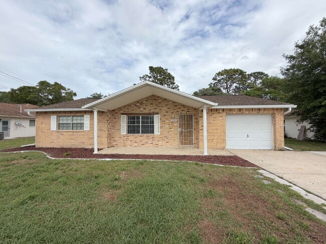 Building Photo - "Charming 3-Bed, 2-Bath Retreat in Spring Hill with 1,327 Sq Ft of Comfort!"