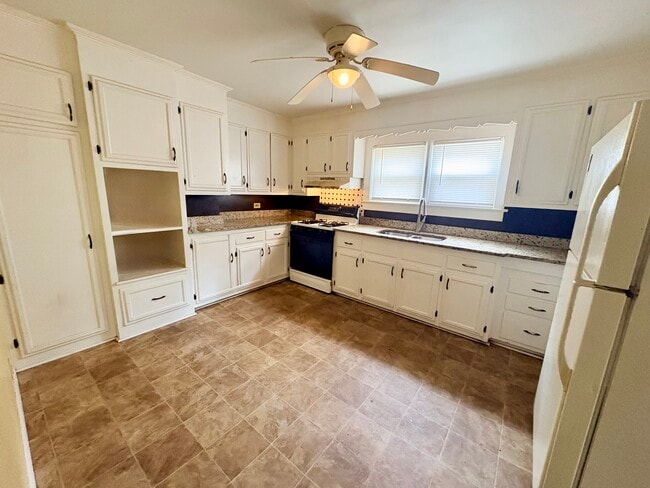 230 Hazel Ave
