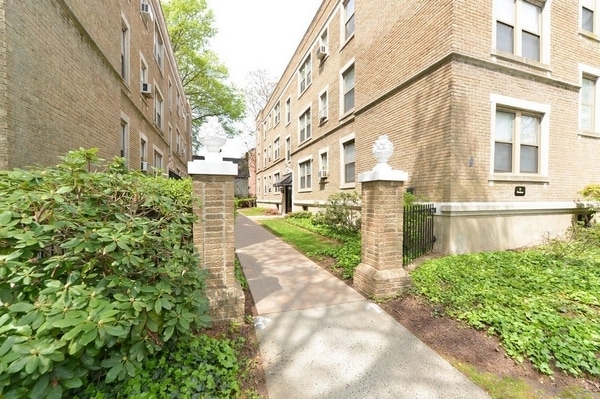 Clemens Place Apartments