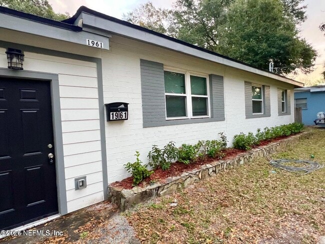 Photo - 1961 New Haven Rd