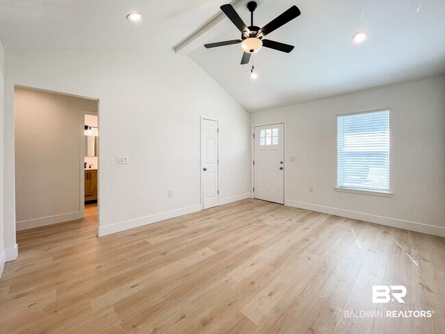 Photo - 25121 Olive St