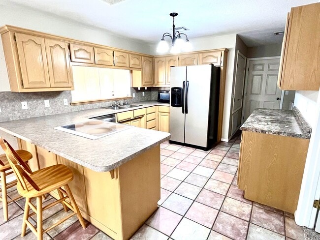 Photo - 196 Aster St