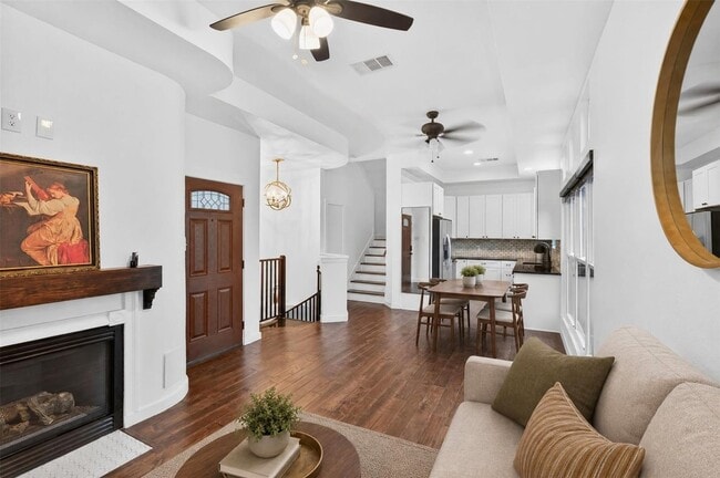 Photo - 2716 Bagby St