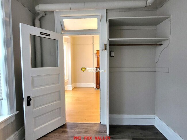 4 or 5 Bedroom Upper Luxury Apartment with Custom Fireplace in Historic Building