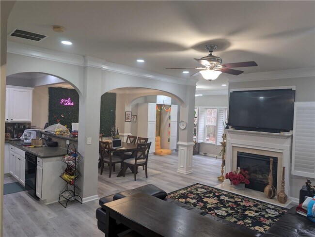 Photo - 4985 Hastings Terrace