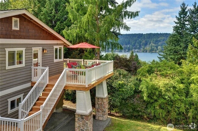 Building Photo - 5Bd/3.5Ba Newcastle House