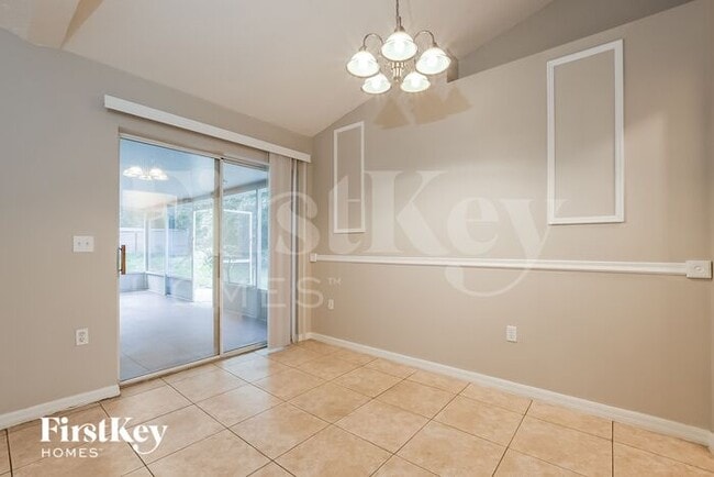 Photo - 1564 Deerfield Ave