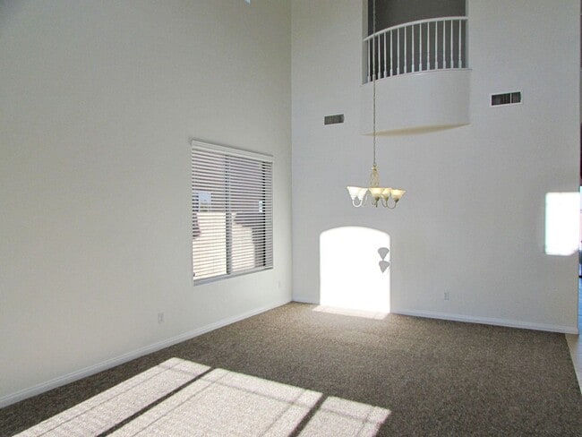 Photo - 722 Bighorn Creek St