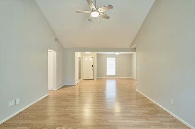 Photo - 5 N White Pebble Ct