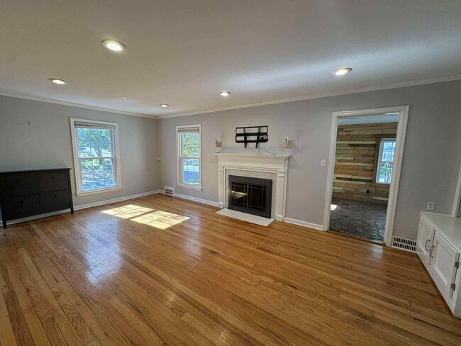 Photo - 400 E 65th St