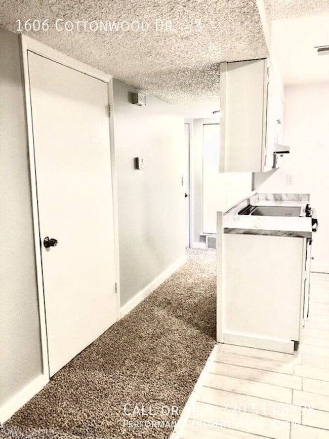 Photo - 1606 Cottonwood Dr