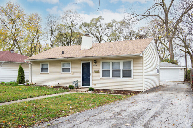 Building Photo - 16776 Artesian Ave Rental