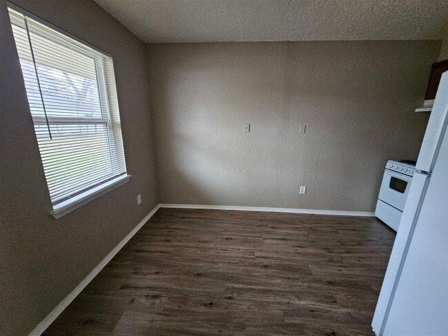 Photo - 1208 NW Dearborn Ave