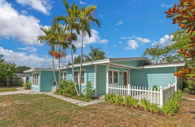 Building Photo - 2132 Coronet Dr Rental