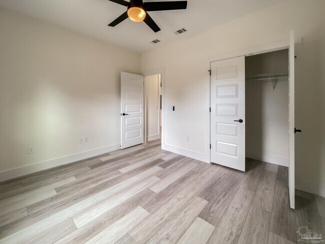 Photo - 440 Hancock Ln