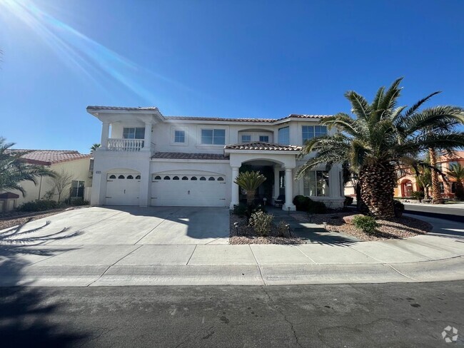 Building Photo - Gorgeous 5 BR/4BA home with pool & basement!