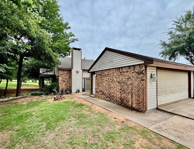 Building Photo - 428 Sundance Ln