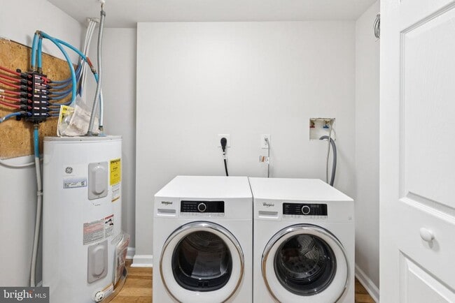 Building Photo - 1931 N Uber St