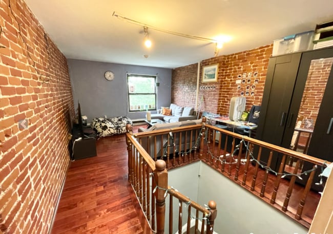 Photo - 74 Hammond St Unit 2