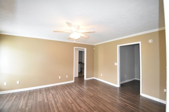 Photo - 6897 Kingsgate Dr