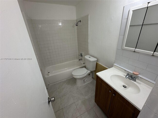 Photo - 424 NW 13th St Unit 0