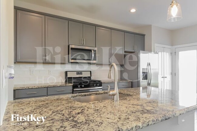 Photo - 143 Douglas Fir Pl