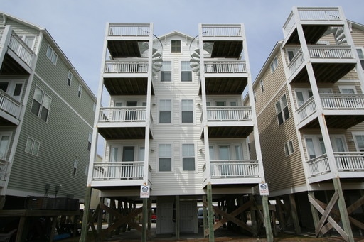 Building Photo - 3 Bedroom 2 1/2 bath unfurnished Townhouse located in Surf City-Ocean views