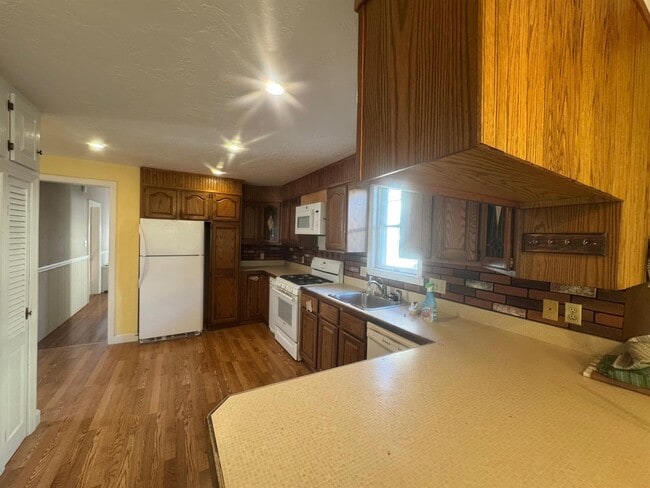 Photo - 27 Josephine Ave Unit 1