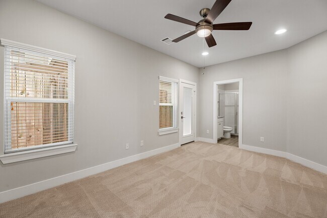 Photo - 5725 Darling St