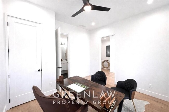 Photo - 2785 Memorial Dr SE