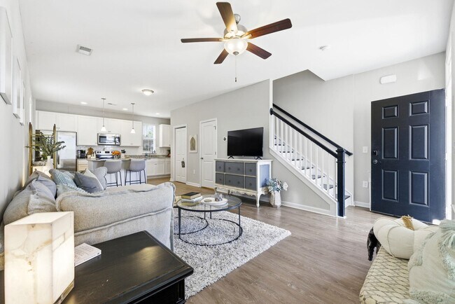 3557 Bristol Ln