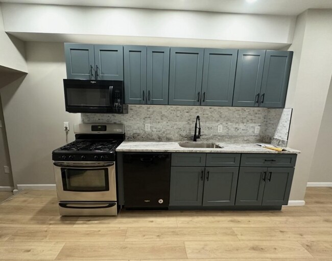 Photo - 1961 N Croskey St