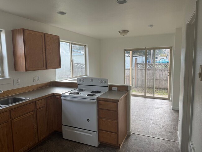 Photo - 2430-2438 E Whiteaker Unit 2430 E Whiteaker