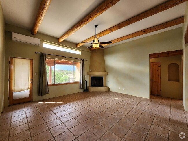 Building Photo - 2 Isidro Rd Rental