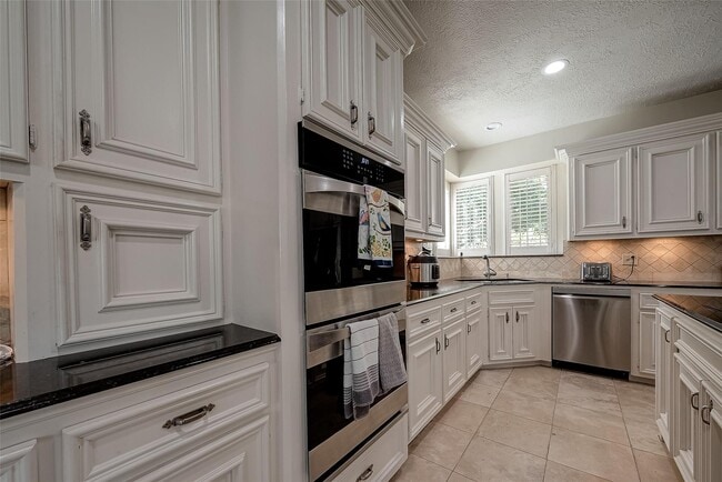 Photo - 17102 Misty Creek Dr