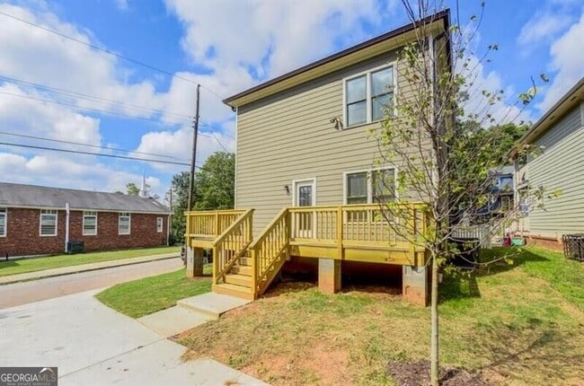 1022 Martin St SE