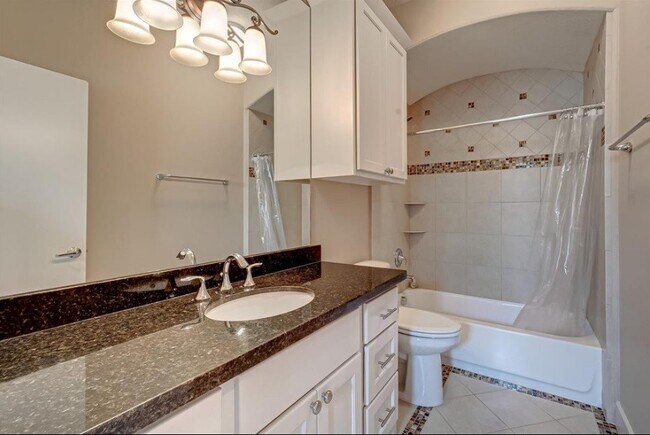 Photo - 1215 Wentworth St