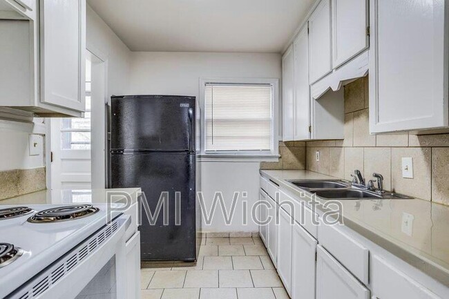 Photo - 6142 E Harry St