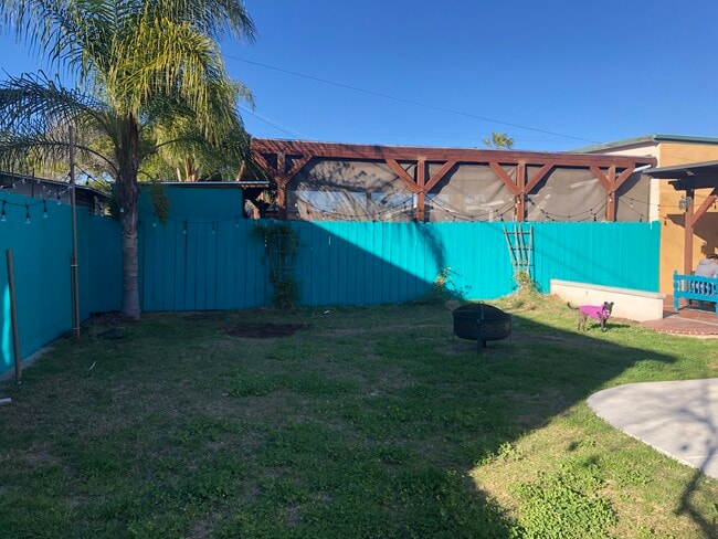 Photo - 4470 Swift Ave Unidad 4470 Swift