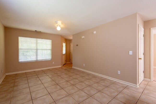 654-656 Center Pl